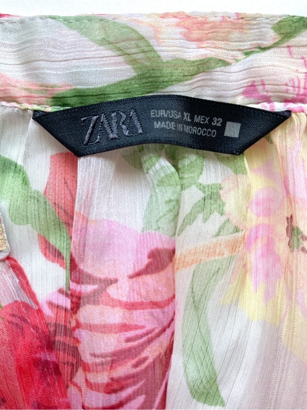 Zara Pink and Green Floral Printed Flowy Blouse with Romantic Ruffle Details XL - Picture 9 of 11